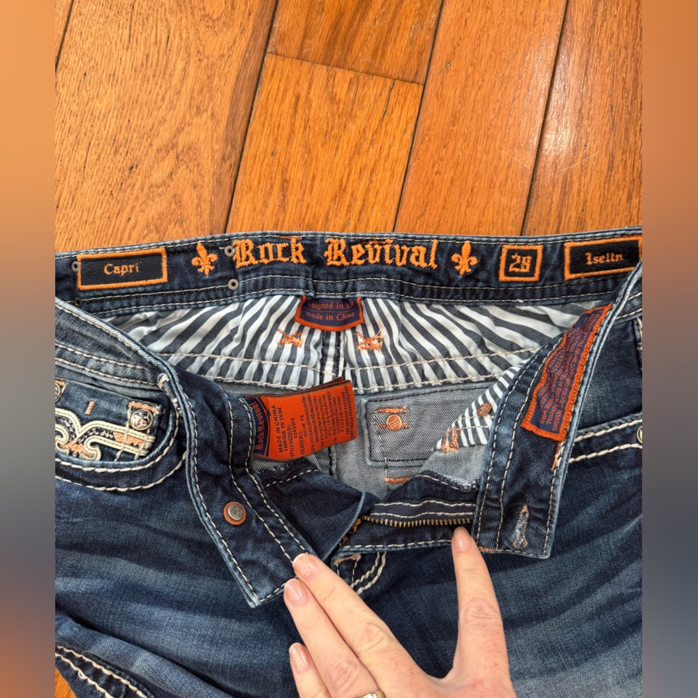 Rock Revival Dark Blue Jean Capris - Size 28 - Picture 4 of 4